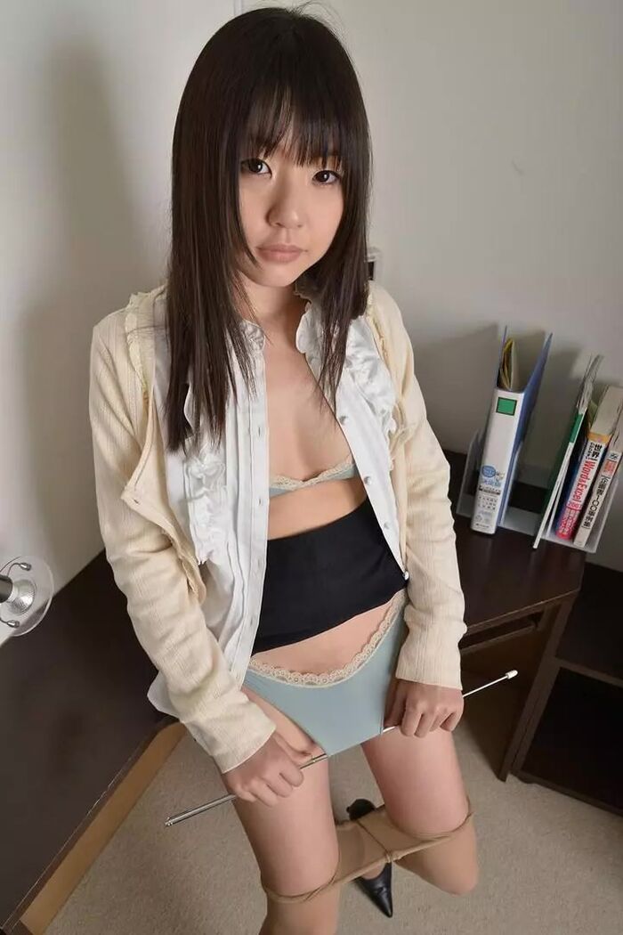 【Cosplay】 (56P) AV actress Tsubomi's miniskirt + pantyhose female teacher-like clothes are sexy cosplay statues 52th image