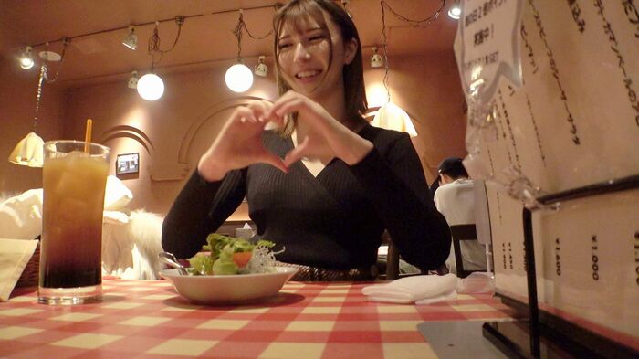 21歳ハーフ美女とTin●erでマッチング。カフェ→カラオケ→路上キス→車内フェラ→ホテルへ… 6th image