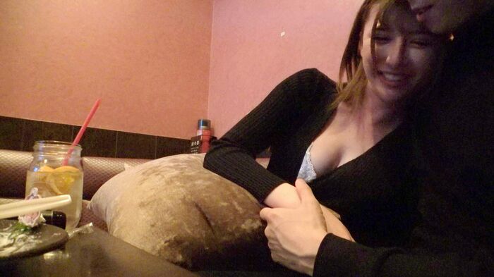 21歳ハーフ美女とTin●erでマッチング。カフェ→カラオケ→路上キス→車内フェラ→ホテルへ… 9th image