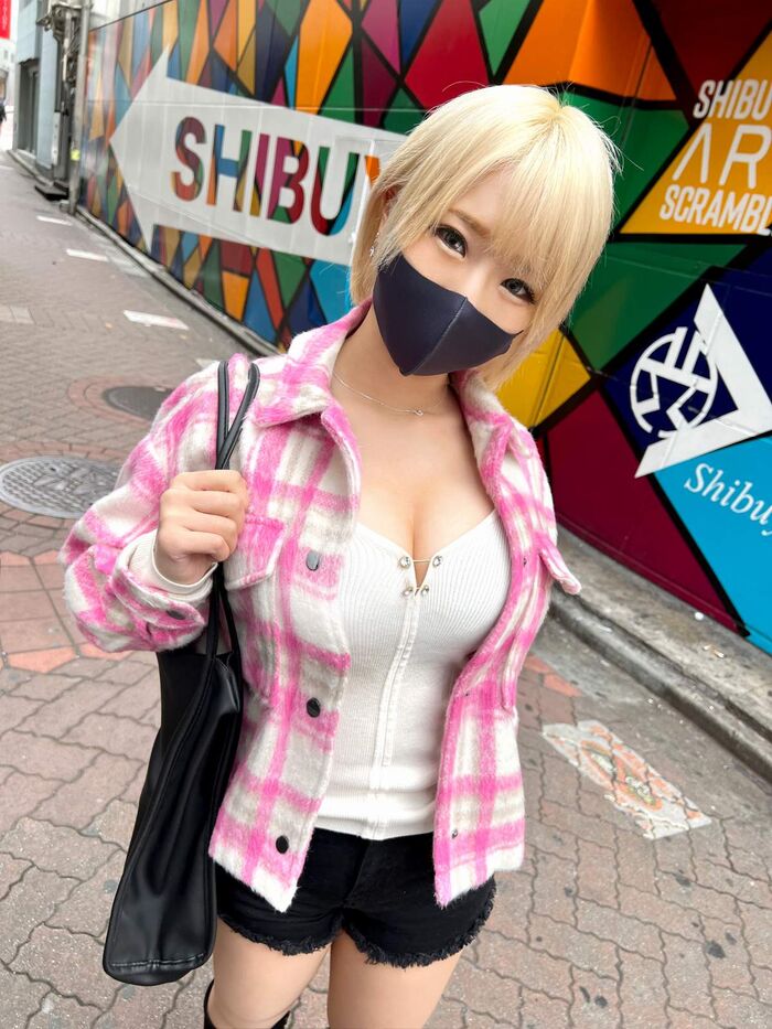A 24-year-old apparel clerk and company sabot out trip of blonde H cup discovered in Shibuya. Mass squirting carnal sex in a hotel room from mixed bathing hot spring of swimsuit 2th image