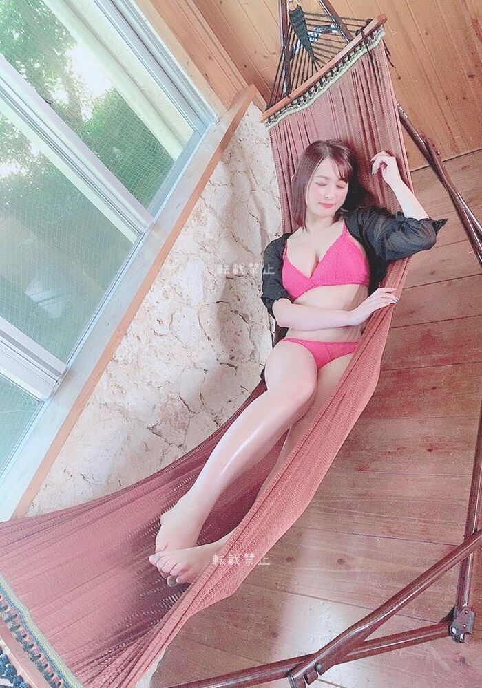 144 erotic images of Azusa Hikari Busty AV actress swimsuit gravure and selfie collected 50th image