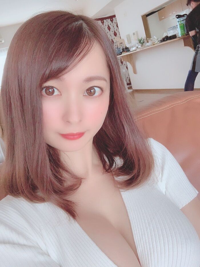144 erotic images of Azusa Hikari Busty AV actress swimsuit gravure and selfie collected 93th image