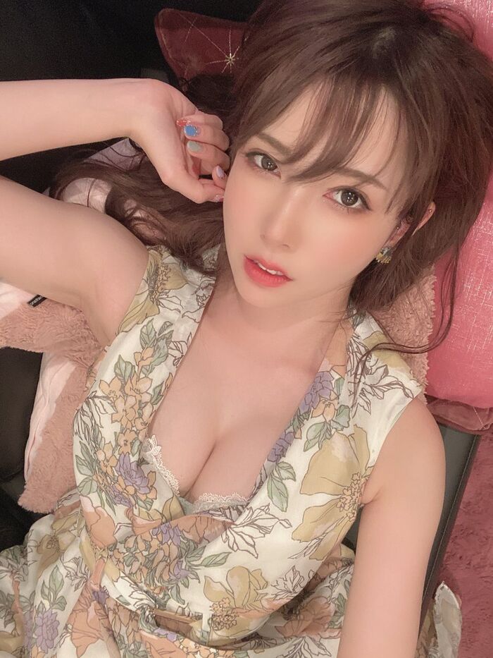 190 erotic images of Yui Hatano Busty Older Sister AV Actress Slender Swimsuit Selfie Collected 28th image