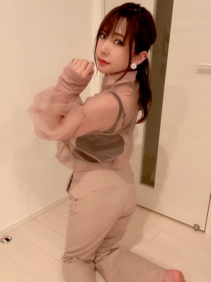 190 erotic images of Yui Hatano Busty Older Sister AV Actress Slender Swimsuit Selfie Collected 59th image