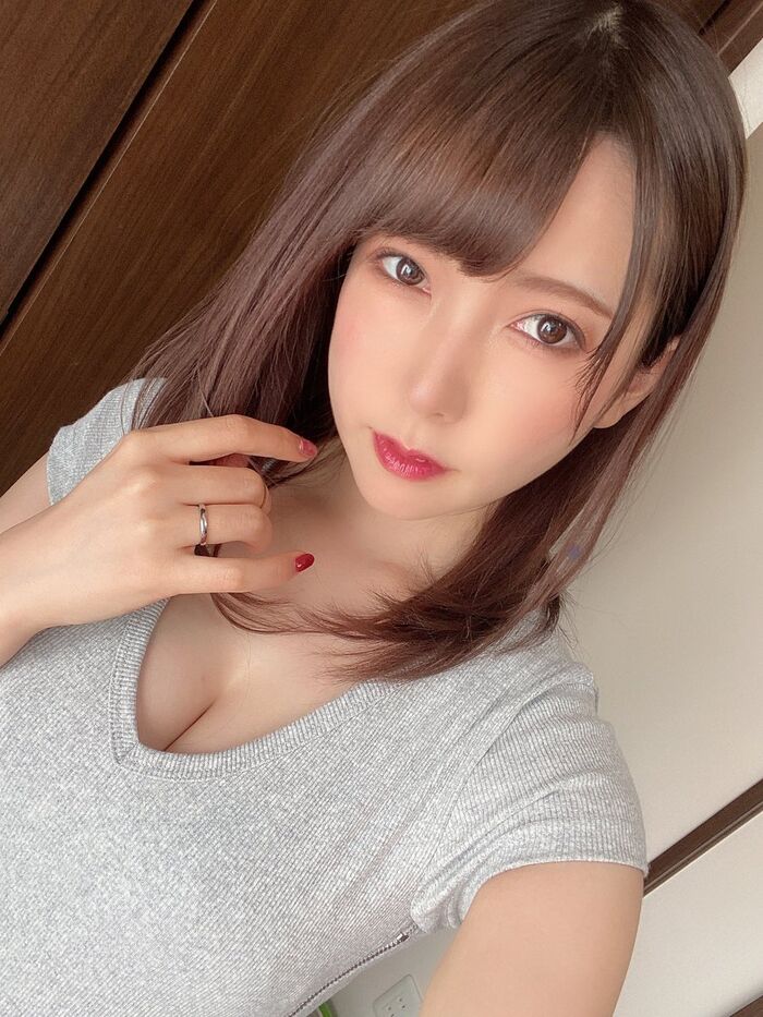 190 erotic images of Yui Hatano Busty Older Sister AV Actress Slender Swimsuit Selfie Collected 92th image