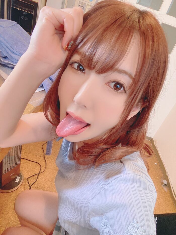 190 erotic images of Yui Hatano Busty Older Sister AV Actress Slender Swimsuit Selfie Collected 94th image