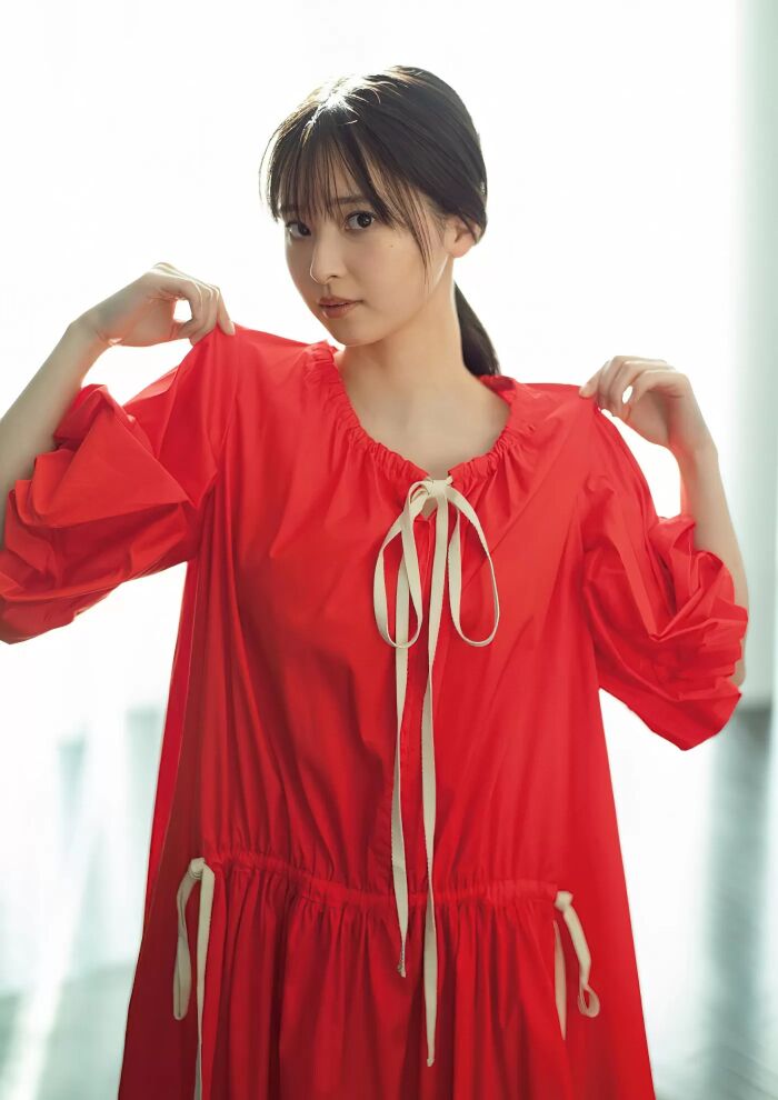 100 high-quality erotic images of Ai Iinuma Treasure gravure of a beautiful girl actress with a sense of transparency 4th image