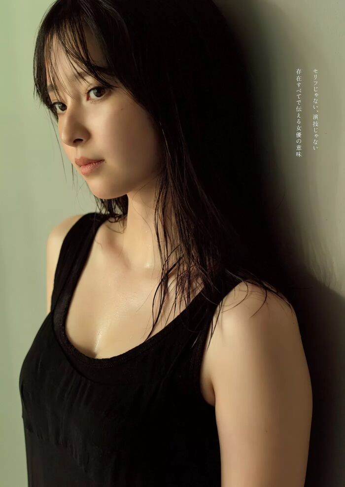 100 high-quality erotic images of Ai Iinuma Treasure gravure of a beautiful girl actress with a sense of transparency 5th image