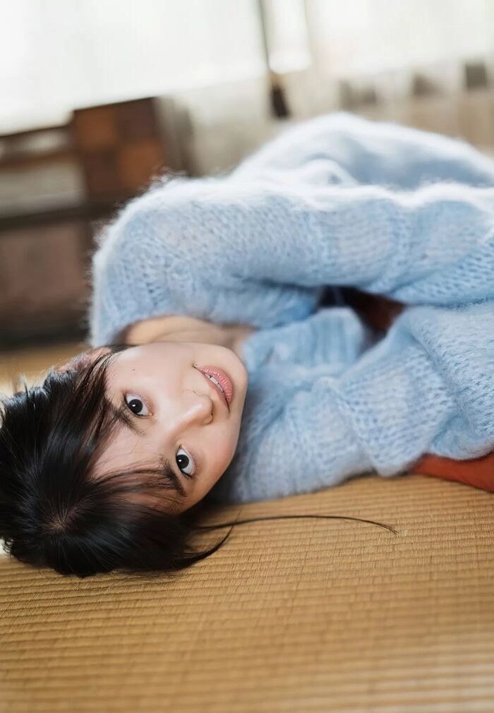 100 high-quality erotic images of Ai Iinuma Treasure gravure of a beautiful girl actress with a sense of transparency 23th image