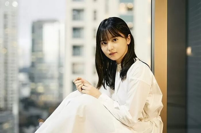 100 high-quality erotic images of Ai Iinuma Treasure gravure of a beautiful girl actress with a sense of transparency 51th image