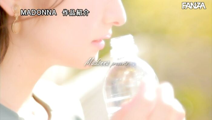Suehiro Jun Pretty Married Woman Makes AV Debut 13th image