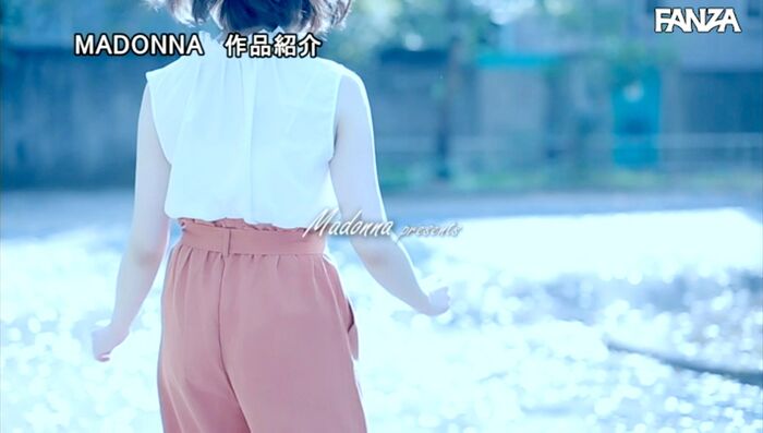 Suehiro Jun Pretty Married Woman Makes AV Debut 14th image