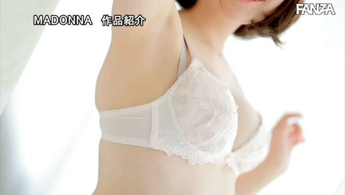 Suehiro Jun Pretty Married Woman Makes AV Debut 20th image