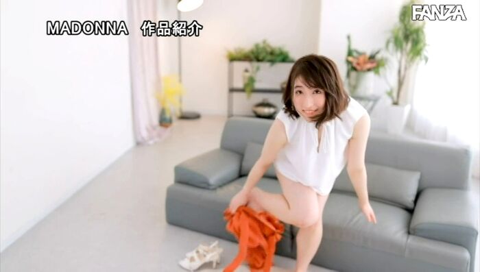 Suehiro Jun Pretty Married Woman Makes AV Debut 36th image