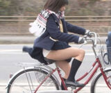 All the new students who go to school by bicycle! I'm panchira without knowing it, so be careful!