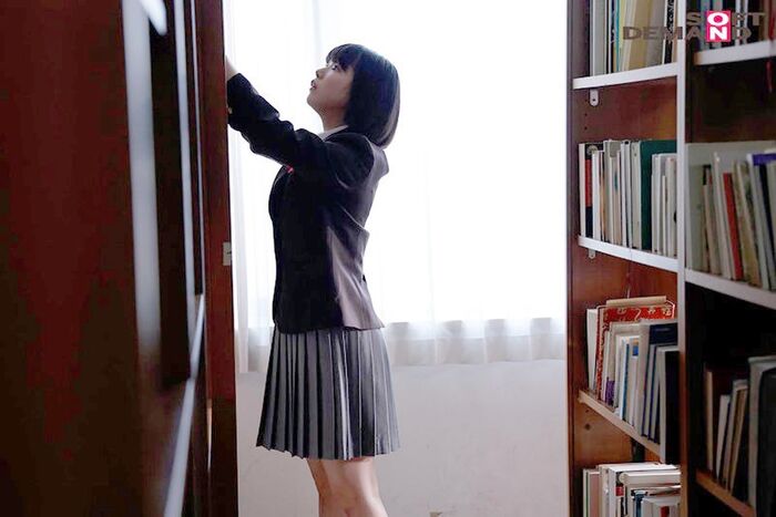 Momono Rin 18-year-old beautiful girl's climax AV debut 14th image