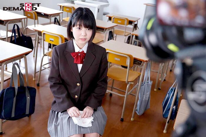 Momono Rin 18-year-old beautiful girl's climax AV debut 18th image