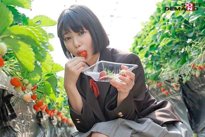 Momono Rin 18-year-old beautiful girl's climax AV debut 8th image
