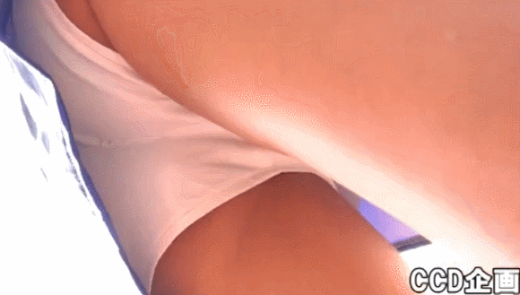 Erotic image voyeuring high leg crotch and butt 27th image