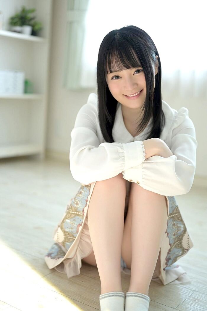 Kiyomiya Tin Adorable Smiling AV Actress Image 2th image