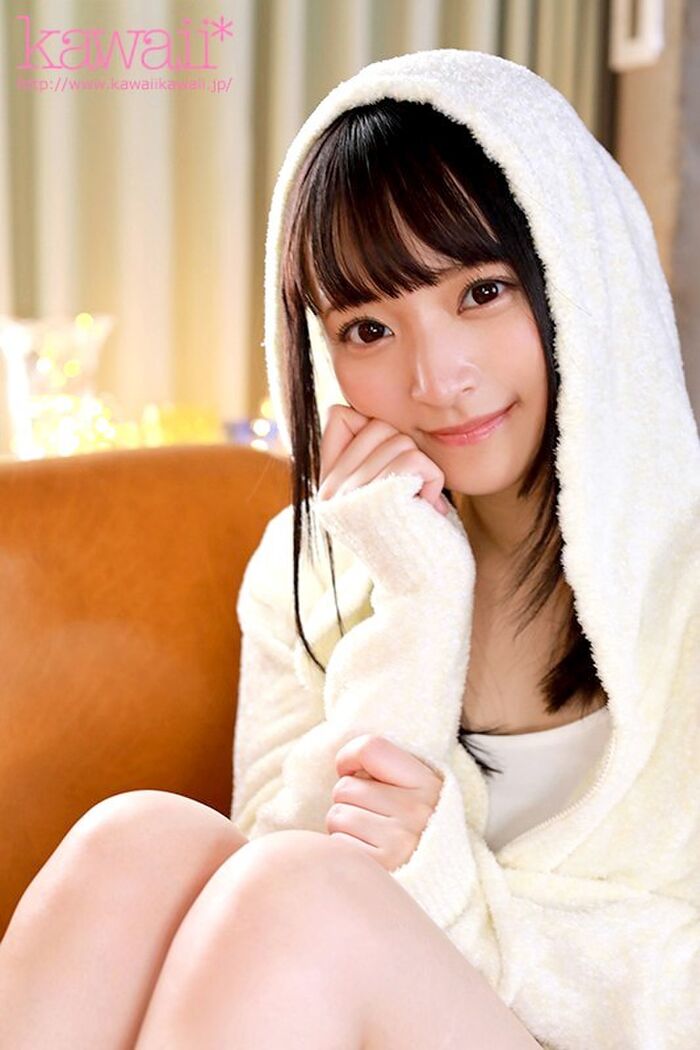 Kiyomiya Tin Adorable Smiling AV Actress Image 3th image