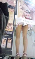 [Purikura upside down javeulant voyeur panty erotic image] erotic image that takes upside down panties from the feet JK and JD who are crazy about Purikura! The combination of raw panties and raw feet of young girls is too erotic w