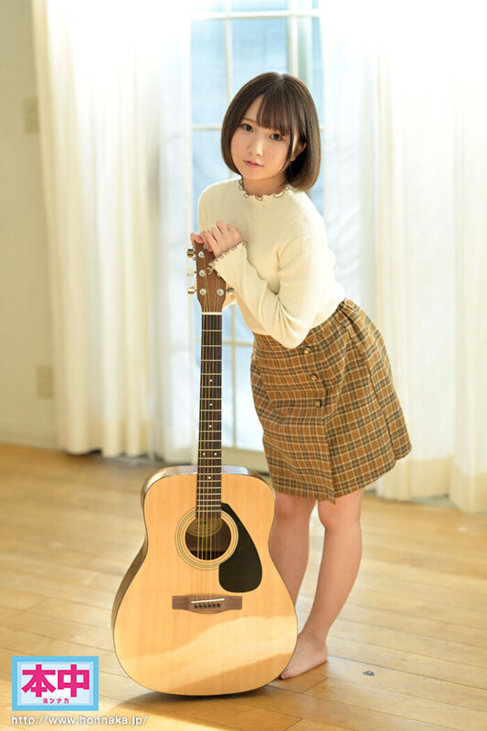 Height 143cm minimum beautiful girl Yura Kana (18) who loves to sing, sexual desire too strong vaginal debut www 4th image